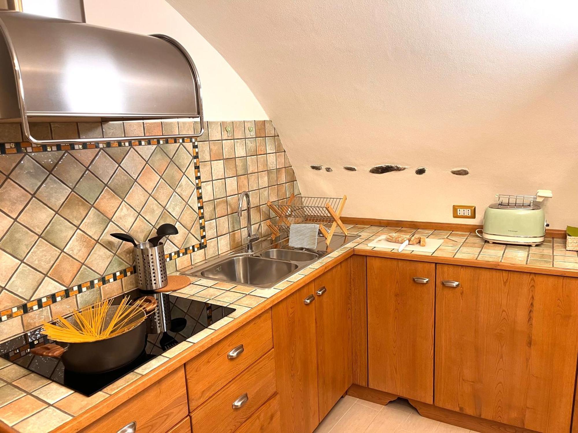 Ca' Pecina - Casa Vacanze Dolceacqua Esterno foto