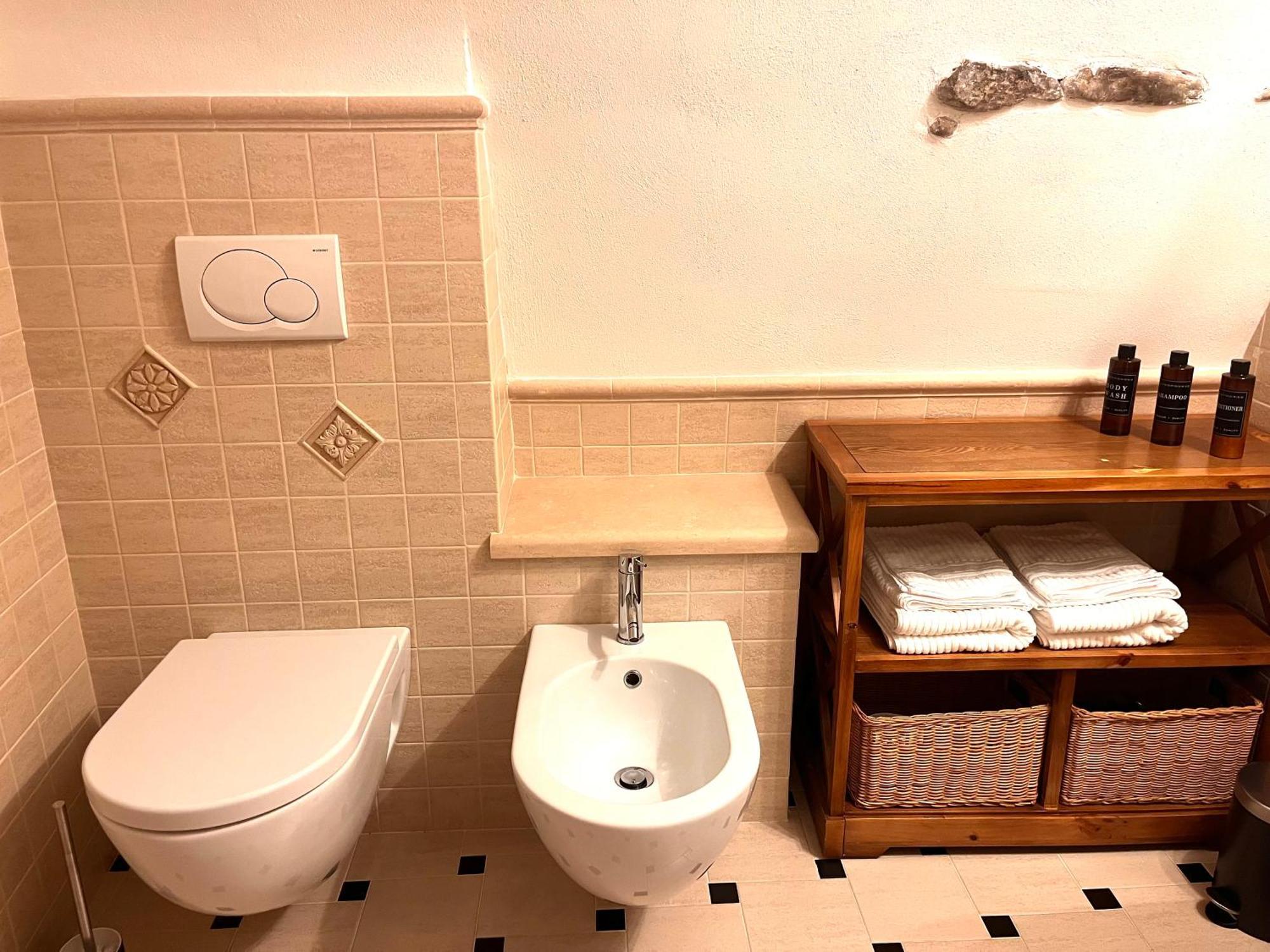 Ca' Pecina - Casa Vacanze Dolceacqua Esterno foto